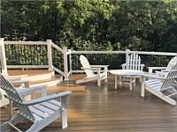 <b>Trex Transcend Havana Gold Deck with White Washington Vinyl Railing with Black Aluminum Balusters</b>